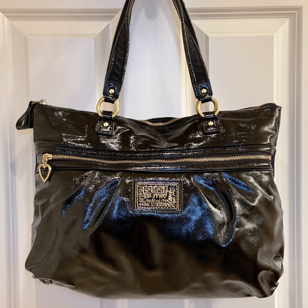 COACH Poppy Collection Black Patent Leather Bag With Heart Pull